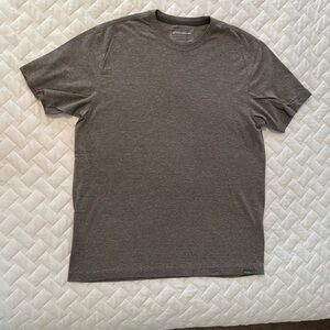 Eddie Bauer Men’s short sleeve tshirt - Large